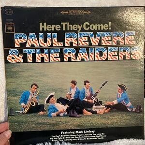 Paul Revere and the Raiders, Here They Come!